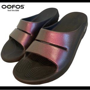 OOFOS OOahh Luxe Slides Purple/Gold Metallic
